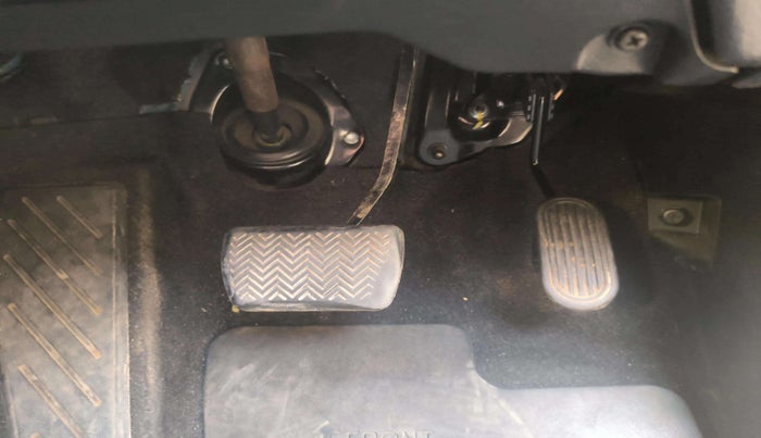 2017 Toyota Innova Crysta 2.8 ZX AT 7 STR, Diesel, Automatic, 68,460 km, Pedals