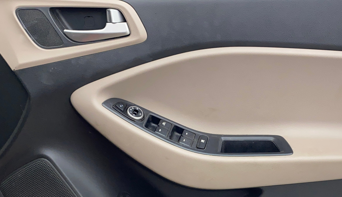 2014 Hyundai Elite i20 ASTA 1.2, Petrol, Manual, 74,879 km, Driver Side Door Panels Control