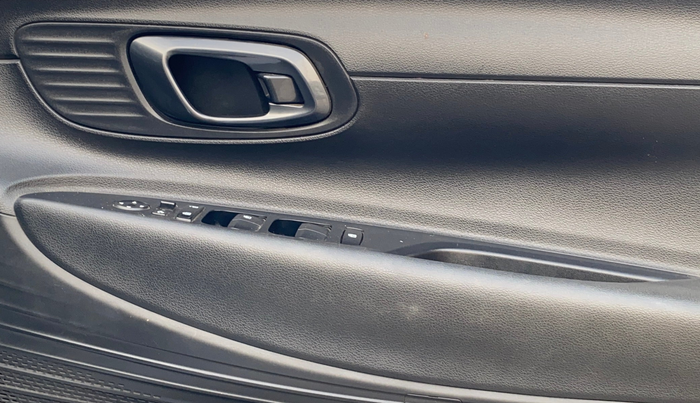 2023 Hyundai NEW I20 SPORTZ 1.2 MT, Petrol, Manual, 48,674 km, Driver Side Door Panels Control