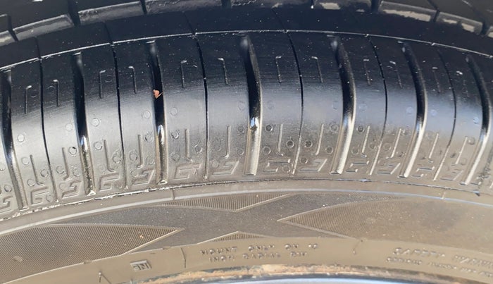 2023 Hyundai NEW I20 SPORTZ 1.2 MT, Petrol, Manual, 48,674 km, Left Front Tyre Tread