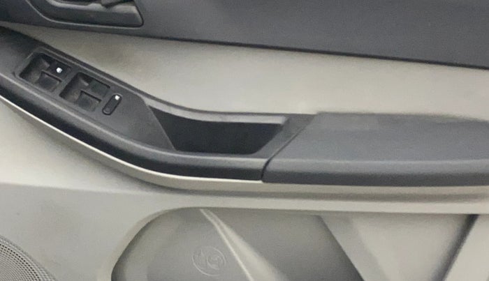 2022 Tata Tiago XT CNG, CNG, Manual, 64,278 km, Driver Side Door Panels Control