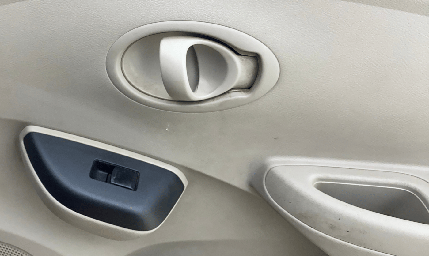 2018 Datsun Go T, Petrol, Manual, 22,014 km, Driver Side Door Panels Control