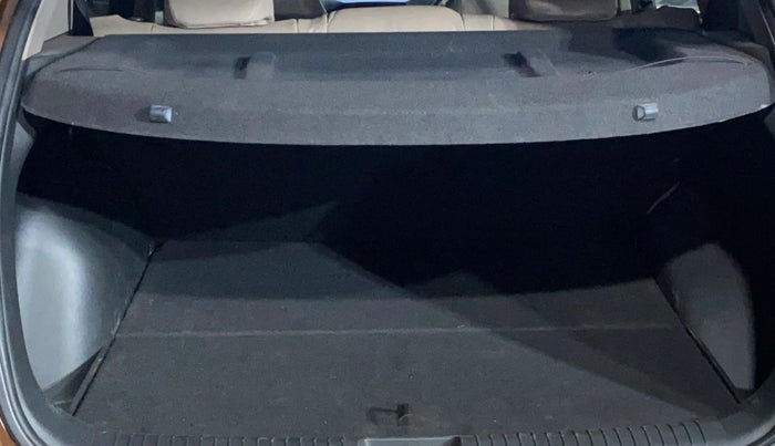 2017 Hyundai Creta SX PLUS 1.6 PETROL, Petrol, Manual, 60,103 km, Boot Inside