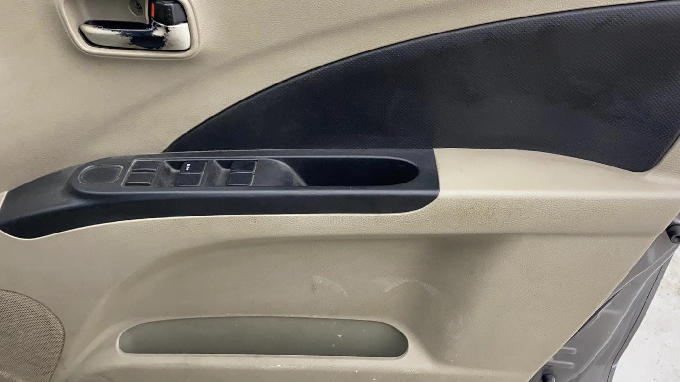 2015 Maruti Celerio VXI, Petrol, Manual, 99,412 km, Driver Side Door Panels Control