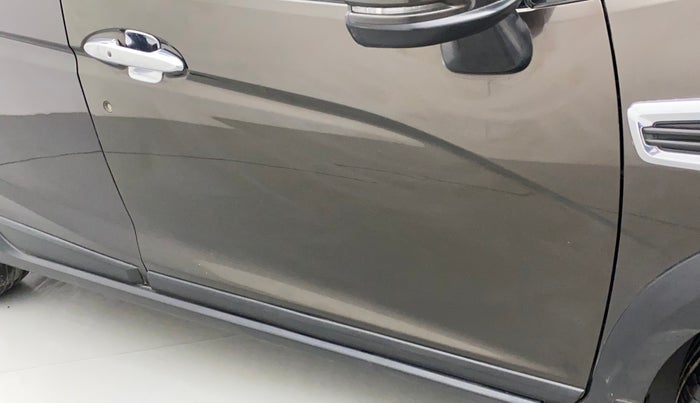 2018 Honda WR-V 1.5L I-DTEC VX MT, Diesel, Manual, 1,23,279 km, Driver-side door - Slightly dented