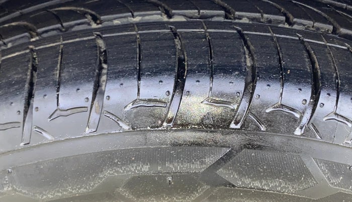 2020 Maruti Ertiga ZXI SHVS, Petrol, Manual, 71,712 km, Left Front Tyre Tread