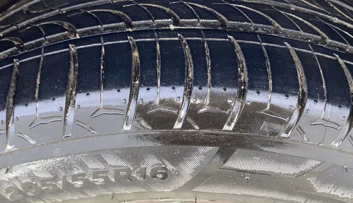 2020 Maruti Ertiga ZXI SHVS, Petrol, Manual, 71,712 km, Right Front Tyre Tread