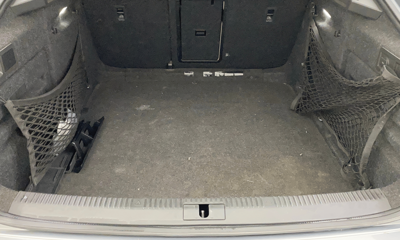 2016 Skoda Superb L&K 1.8 TSI AT, Petrol, Automatic, 51,905 km, Boot Inside