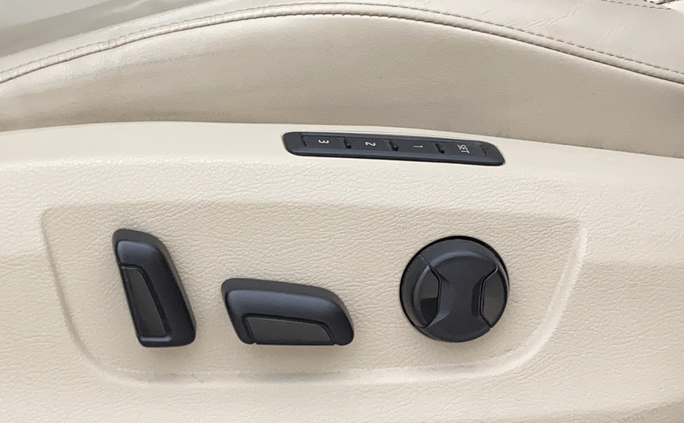 2016 Skoda Superb L&K 1.8 TSI AT, Petrol, Automatic, 51,905 km, Driver Side Adjustment Panel