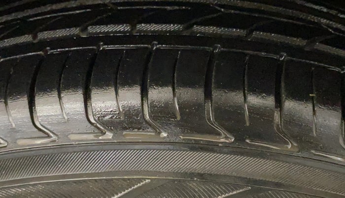 2017 Hyundai Creta SX PLUS 1.6 PETROL, Petrol, Manual, 36,942 km, Right Front Tyre Tread