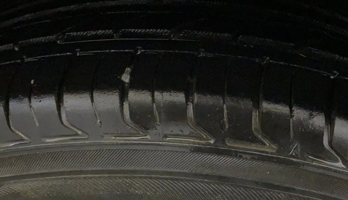 2017 Hyundai Creta SX PLUS 1.6 PETROL, Petrol, Manual, 36,942 km, Left Front Tyre Tread