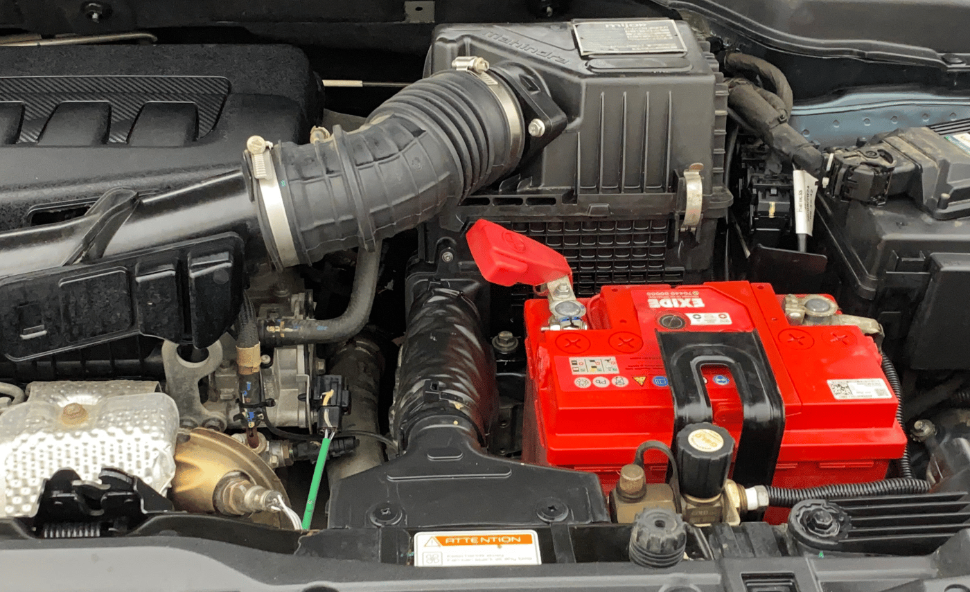 2021 Mahindra XUV300 W8 (O) 1.2 PETROL AMT, CNG, Automatic, 42,652 km, Engine View - Left