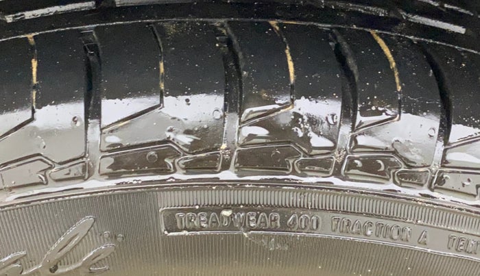 2021 Mahindra XUV300 W8 (O) 1.2 PETROL AMT, CNG, Automatic, 42,703 km, Left Front Tyre Tread