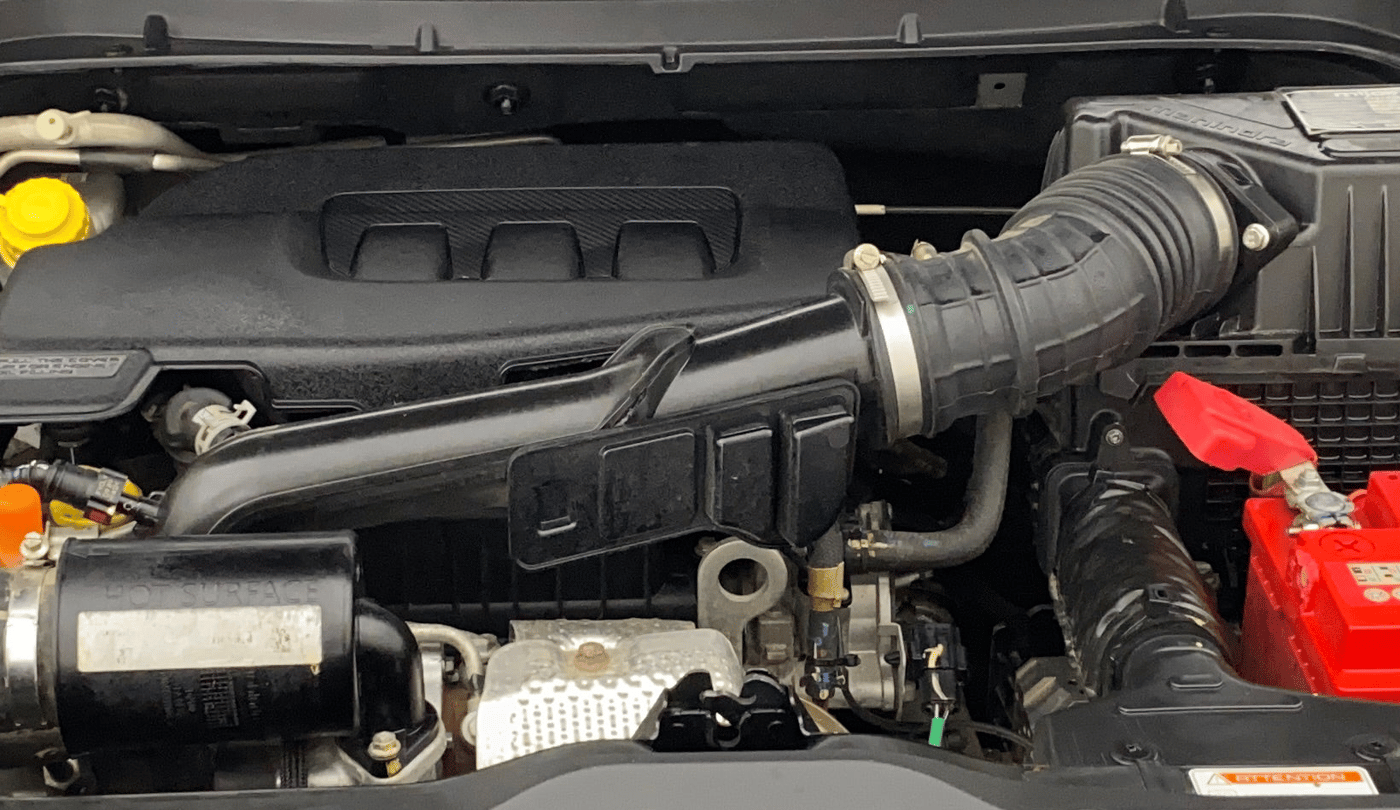 2021 Mahindra XUV300 W8 (O) 1.2 PETROL AMT, CNG, Automatic, 42,652 km, Engine View