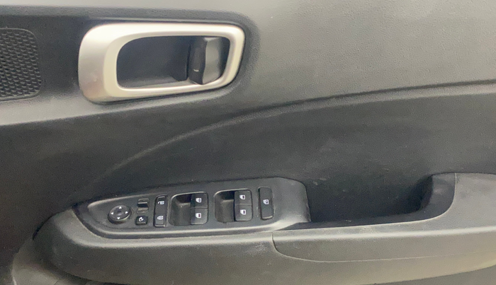 2019 Hyundai VENUE SX PLUS 1.0 TURBO DCT, Petrol, Automatic, 74,401 km, Driver Side Door Panels Control