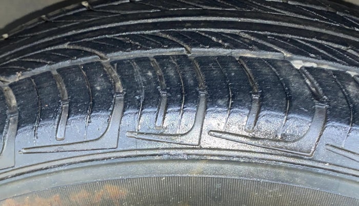 2016 Honda Jazz 1.2L I-VTEC S, Petrol, Manual, 37,936 km, Left Front Tyre Tread