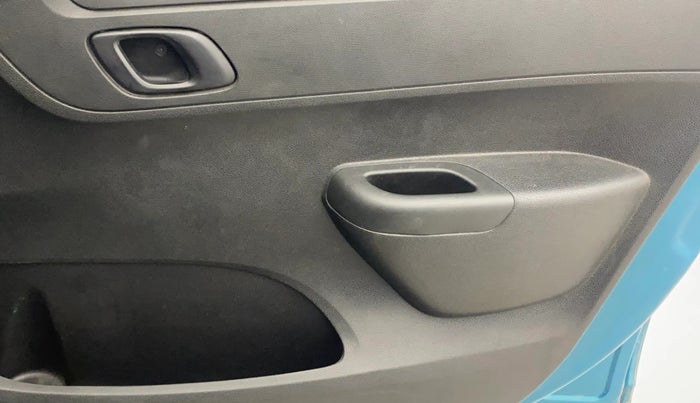 2022 Renault Kwid RXT 1.0 AMT, Petrol, Automatic, 36,428 km, Driver Side Door Panels Control