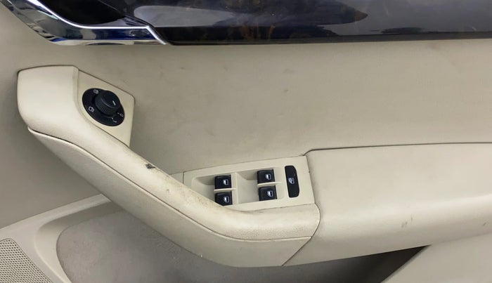 2015 Skoda Octavia ELEGANCE 1.8 TSI AT, Petrol, Automatic, 65,121 km, Driver Side Door Panels Control