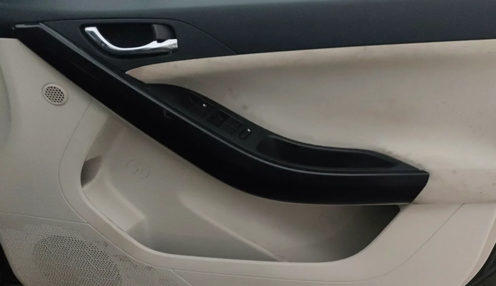 2021 Tata NEXON XZ PLUS PETROL SUNROOF, Petrol, Manual, 31,858 km, Driver Side Door Panels Control