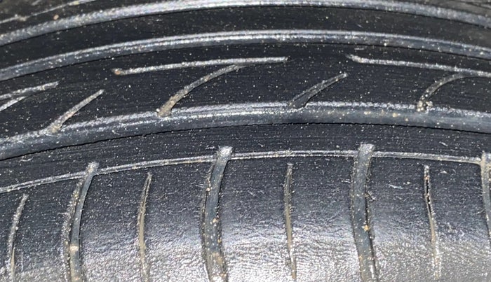 2021 Nissan MAGNITE XL, Petrol, Manual, 85,468 km, Left Rear Tyre Tread