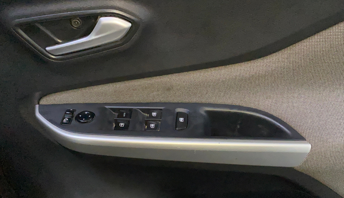 2021 Nissan MAGNITE XL, Petrol, Manual, 85,468 km, Driver Side Door Panels Control