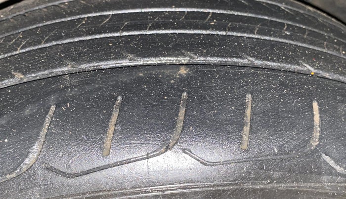 2021 Nissan MAGNITE XL, Petrol, Manual, 85,468 km, Left Front Tyre Tread