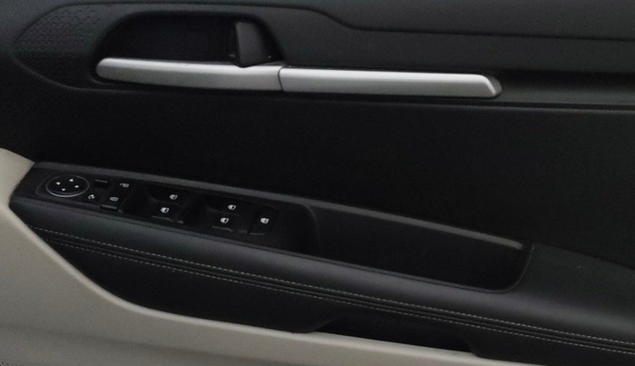 2021 KIA SONET HTX 1.0 IMT, Petrol, Manual, 30,361 km, Driver Side Door Panels Control