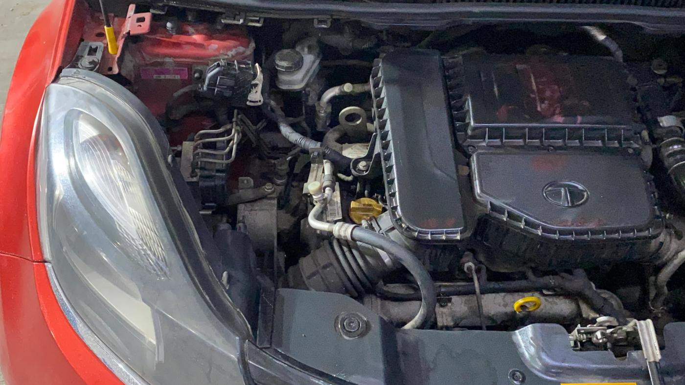 2018 Tata NEXON XM DIESEL, Diesel, Manual, 60,615 km, Engine View - Right