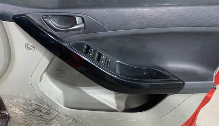 2018 Tata NEXON XM DIESEL, Diesel, Manual, 60,615 km, Driver Side Door Panels Control