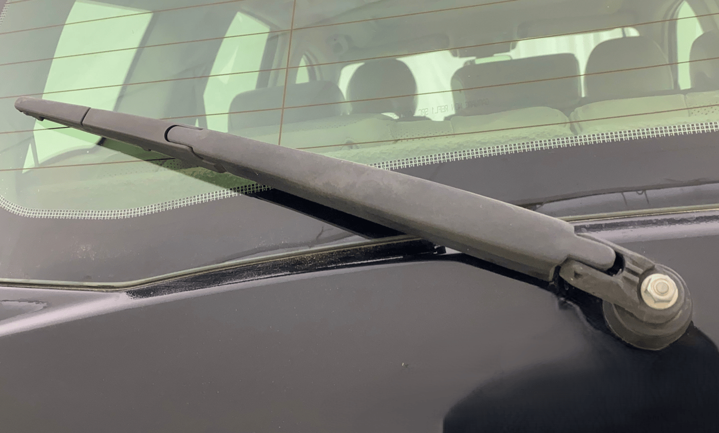 2016 Mahindra XUV500 W10 AT, Diesel, Automatic, 1,11,214 km, Rear Wiper