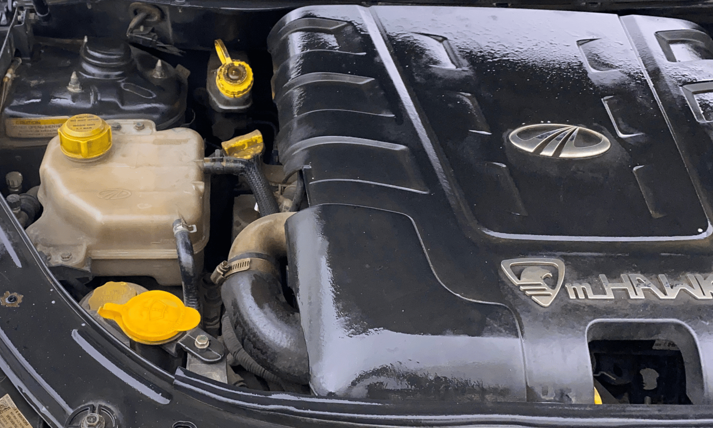 2016 Mahindra XUV500 W10 AT, Diesel, Automatic, 1,11,214 km, Engine View - Right