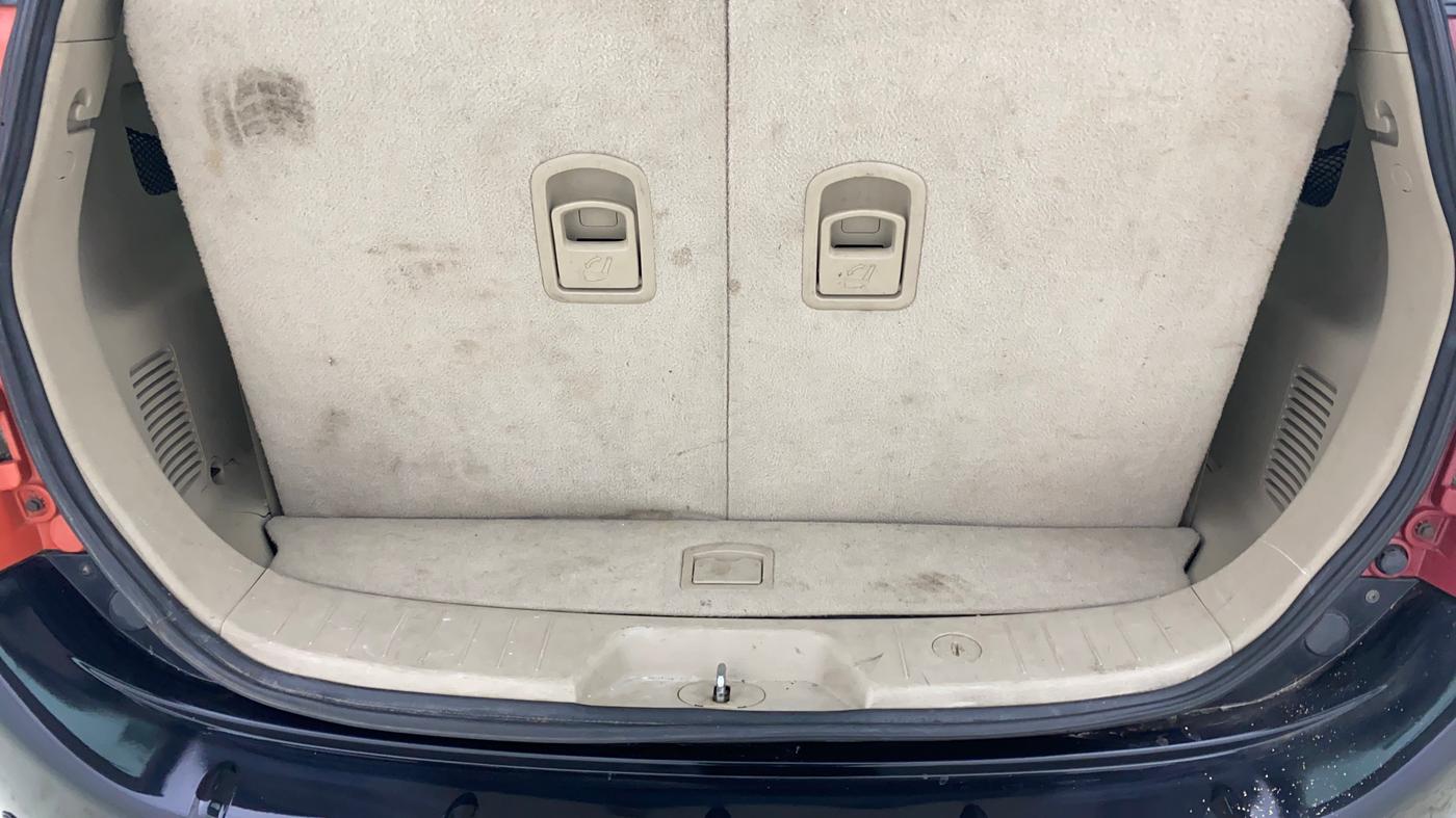2016 Mahindra XUV500 W10 AT, Diesel, Automatic, 1,11,214 km, Boot Inside