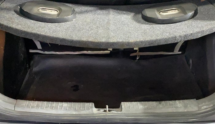 2017 Hyundai Elite i20 ASTA 1.2 (O), Petrol, Manual, 59,511 km, Boot Inside