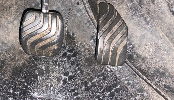 2021 Renault TRIBER RXZ AMT, Petrol, Automatic, 19,077 km, Pedals