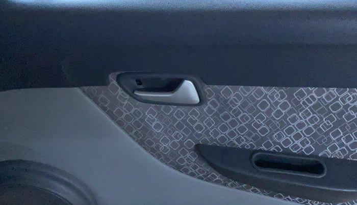 2017 Maruti Alto 800 LXI, CNG, Manual, 71,522 km, Driver Side Door Panels Control