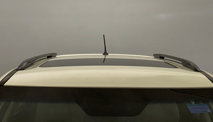 2022 Mahindra XUV300 W8 (O) 1.2 PETROL AMT, Petrol, Automatic, 39,378 km, Moonroof/ Sunroof