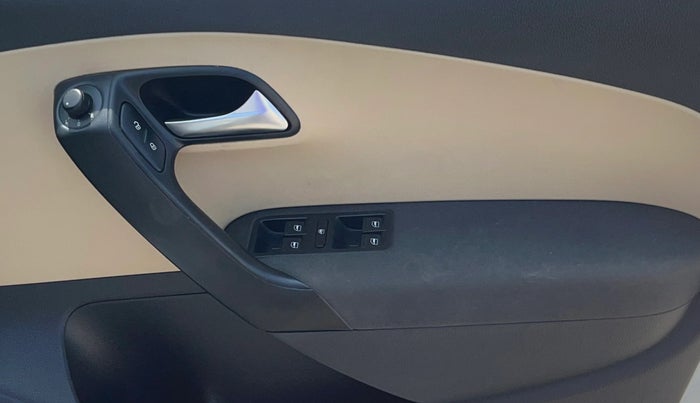 2014 Volkswagen Polo HIGHLINE1.2L, Petrol, Manual, 66,814 km, Driver Side Door Panels Control