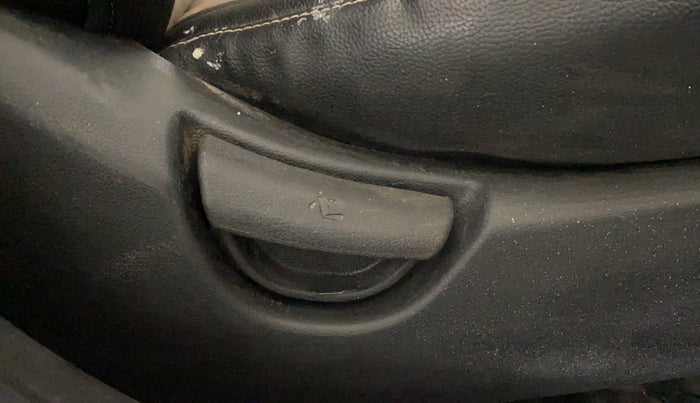 2015 Hyundai Grand i10 MAGNA 1.2 KAPPA VTVT, Petrol, Manual, 48,028 km, Driver Side Adjustment Panel