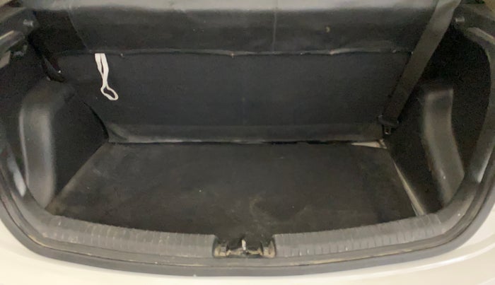 2015 Hyundai Grand i10 MAGNA 1.2 KAPPA VTVT, Petrol, Manual, 48,028 km, Boot Inside