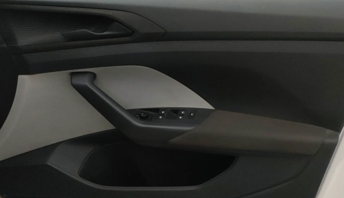 2022 Skoda KUSHAQ ACTIVE 1.0L TSI MT, Petrol, Manual, 96,023 km, Driver Side Door Panels Control