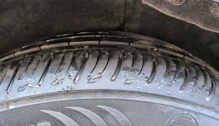 2023 KIA CARNIVAL LIMOUSINE PLUS 2.2 7 STR, Diesel, Automatic, 30,755 km, Right Rear Tyre Tread