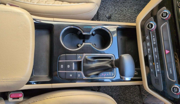 2023 KIA CARNIVAL LIMOUSINE PLUS 2.2 7 STR, Diesel, Automatic, 30,755 km, Gear Lever