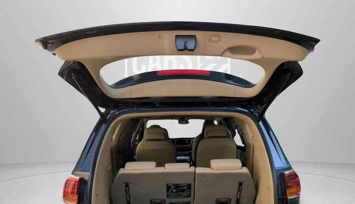 2023 KIA CARNIVAL LIMOUSINE PLUS 2.2 7 STR, Diesel, Automatic, 30,755 km, Boot Door Open