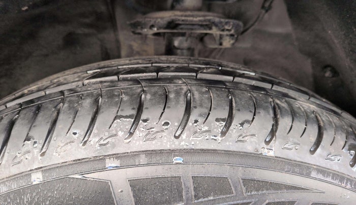 2023 KIA CARNIVAL LIMOUSINE PLUS 2.2 7 STR, Diesel, Automatic, 30,755 km, Left Rear Tyre Tread