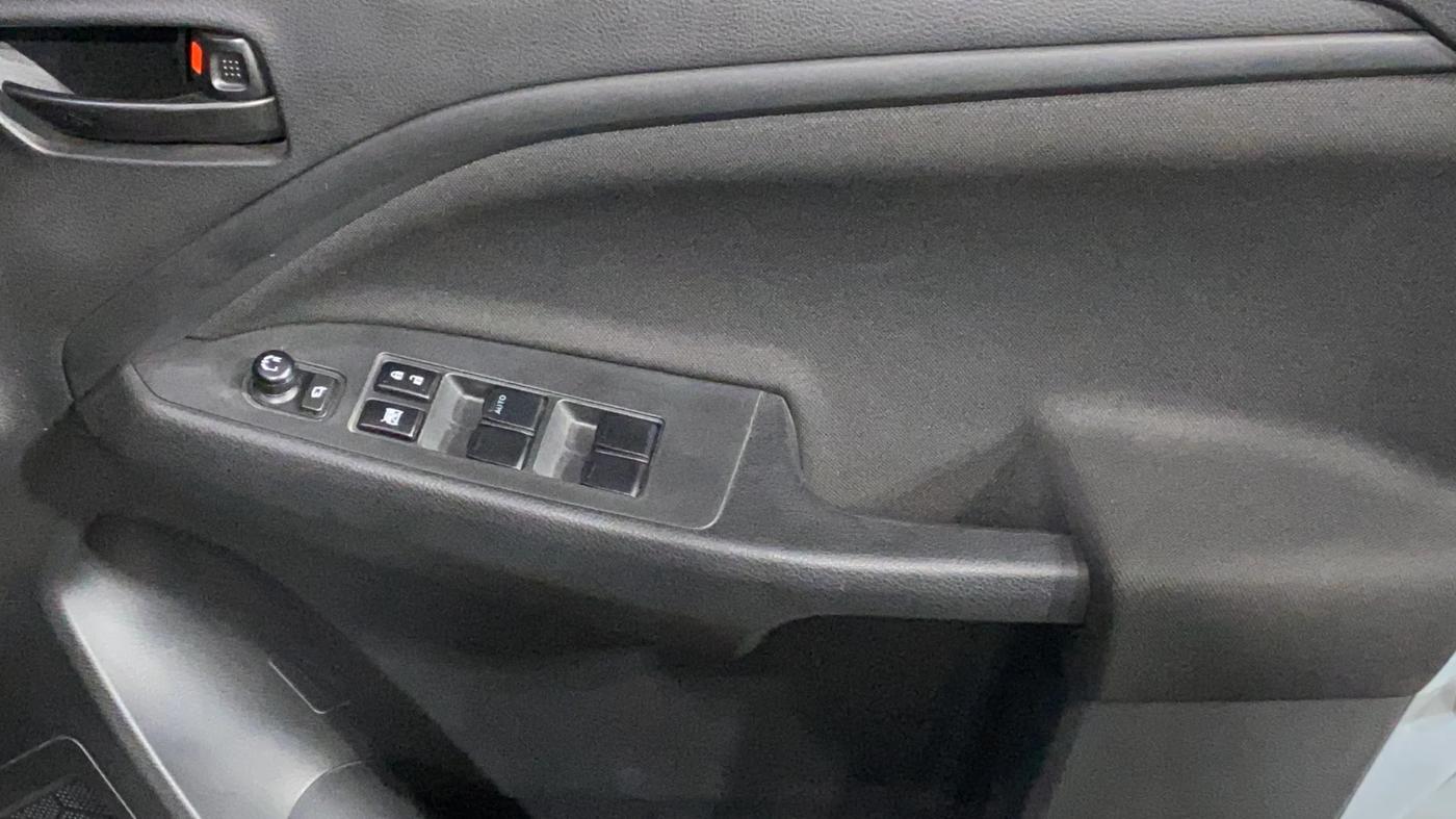 2024 Maruti BREZZA VXI AT SMART HYBRID, Petrol, Automatic, 5,003 km, Driver Side Door Panels Control