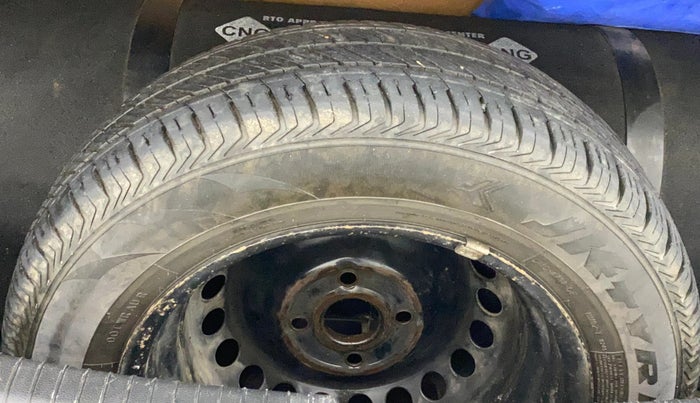 2017 Hyundai Grand i10 MAGNA 1.2 KAPPA VTVT, CNG, Manual, 1,17,518 km, Spare Tyre