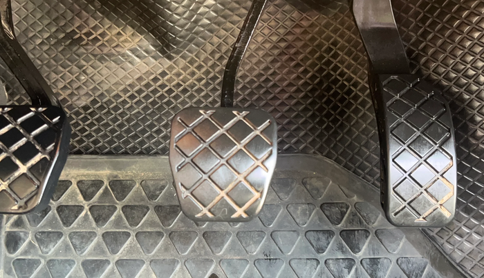 2015 Volkswagen Polo HIGHLINE1.2L, Petrol, Manual, 94,479 km, Pedals