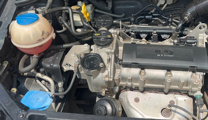 2015 Volkswagen Polo HIGHLINE1.2L, Petrol, Manual, 94,479 km, Engine View - Right