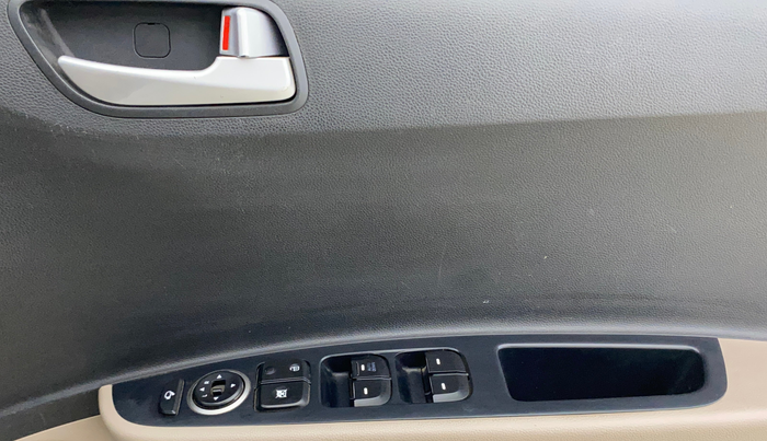 2017 Hyundai Grand i10 ASTA 1.2 KAPPA VTVT, Petrol, Manual, 43,426 km, Driver Side Door Panels Control