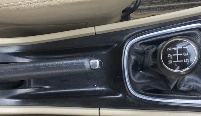 2017 Maruti Ciaz ZETA DIESEL 1.3, Diesel, Manual, 71,267 km, Gear Lever